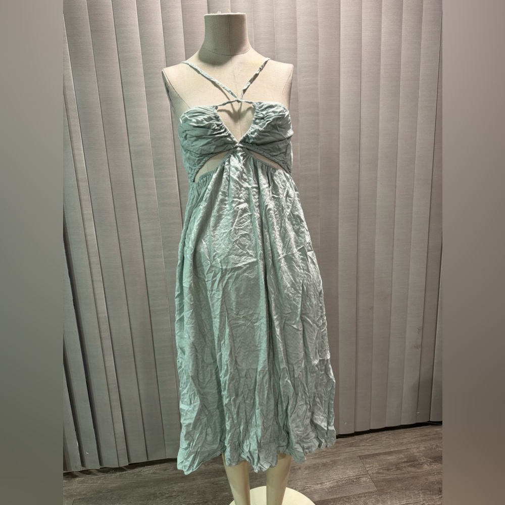 🌸AMTIOUS glow strapped dress ✨